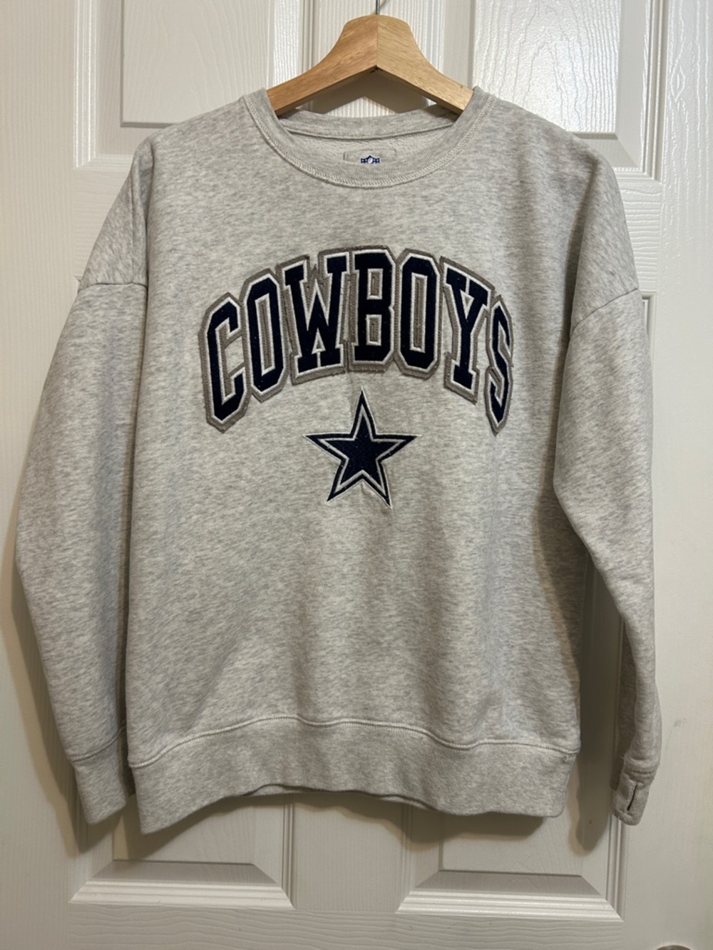 NFL Dallas Cowboys Gray Crewneck Sweatshirt with Navy Logo 15/16